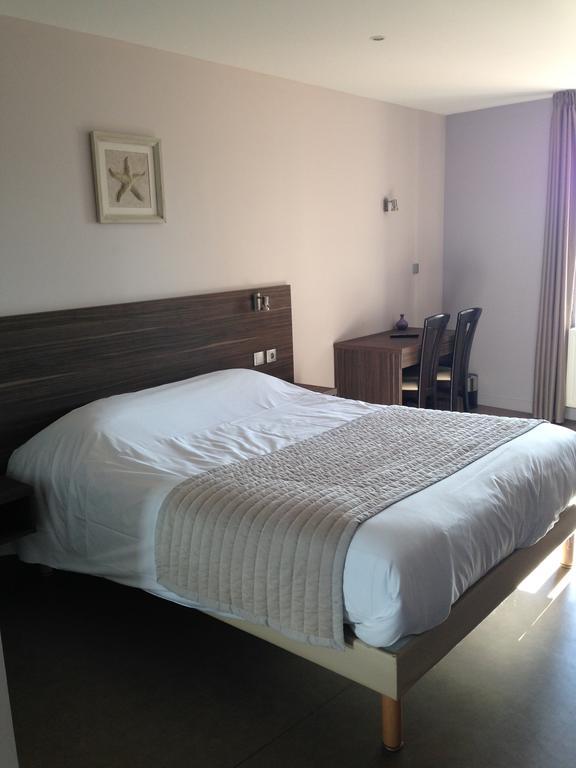 Hotel Le Relais des Bergers Saint-Martin-en-Haut Zimmer foto