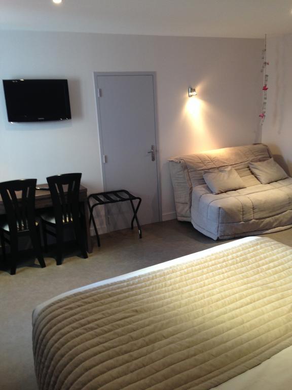 Hotel Le Relais des Bergers Saint-Martin-en-Haut Zimmer foto