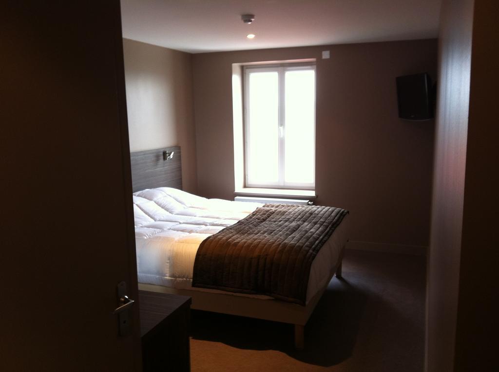 Hotel Le Relais des Bergers Saint-Martin-en-Haut Zimmer foto